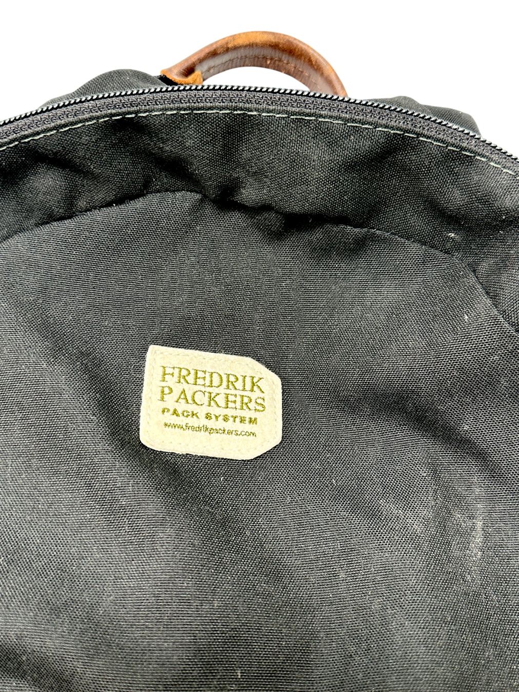 Zaini: Sac à dos Fredrick Packers noir – Usato da Morges venduto da sauveurdetresors 1