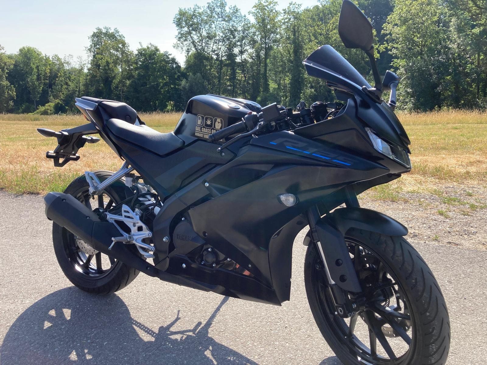 Yamaha Strada: Yamaha YZF125-A ab service – Usato da Vesin venduto da coccinelle313 5