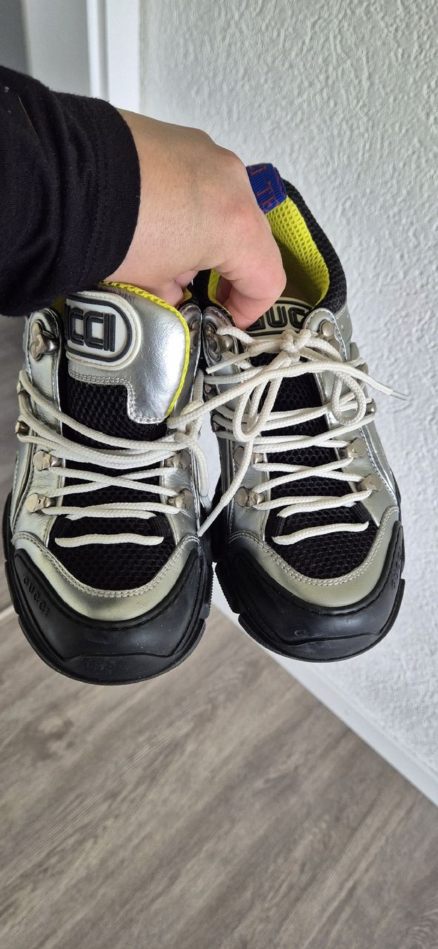 Damenschuhe: Gucci Flashtreck – Neu (gemäss Beschreibung) aus Waltenschwil von jane210