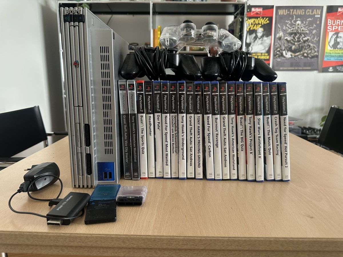 Sony Console: Ps2 slim inklusive Games – Usato da Zürich venduto da DealHunter69