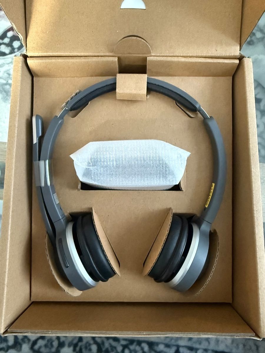 Cisco Kopfhörer: Headset  Cisco 562 Duo – Neu und originalverpackt aus Bern von aok_g9l6