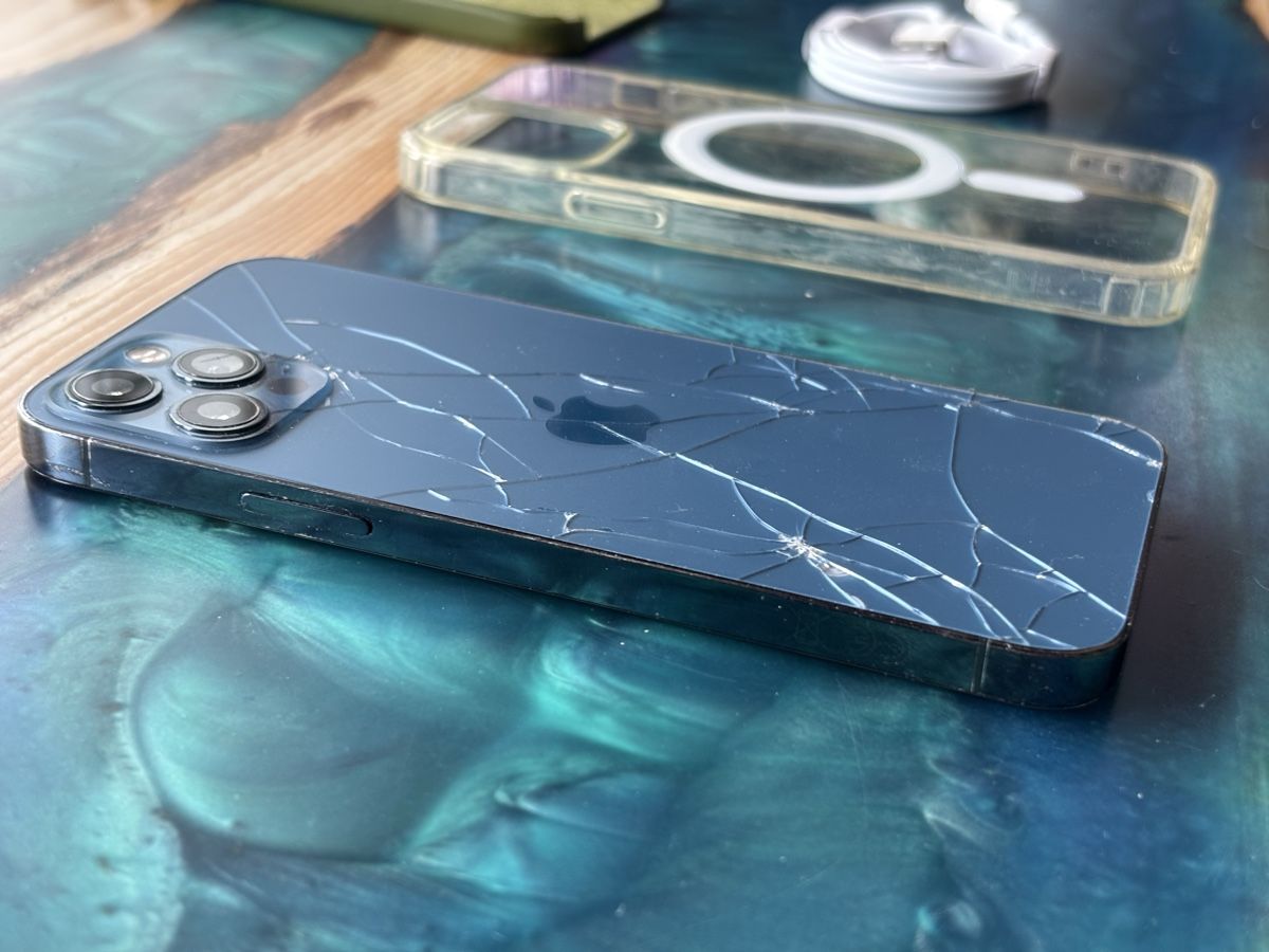 Apple Handys / Smartphones: iPhone 12 Pro à 1.- ! – Defekt aus Cottens FR von ginop 4