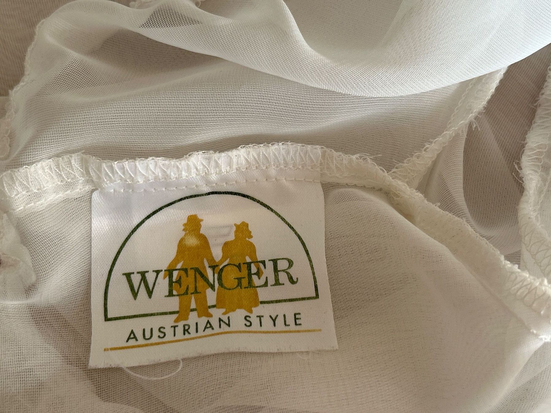 Camicette: Dirndlbluse von Wenger Austrian Style weiss – Usato da Brunnen venduto da Nala2929 5