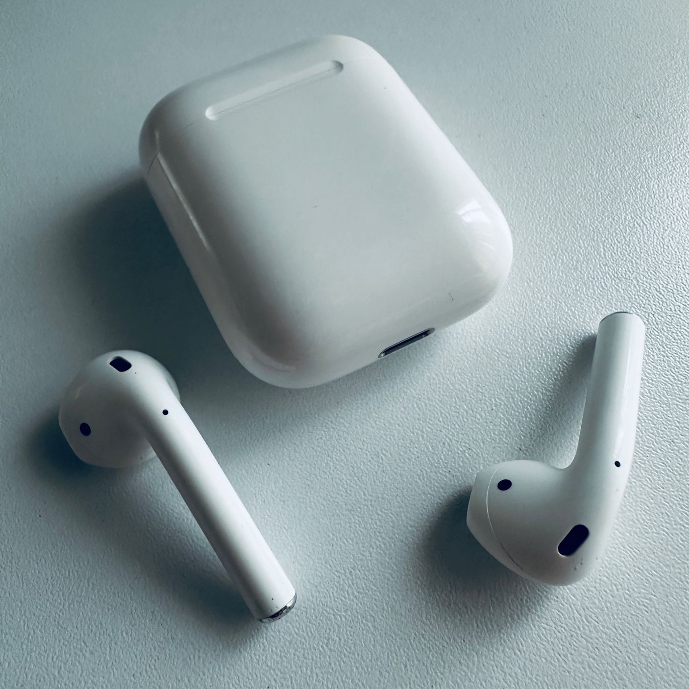 Apple Cuffie: Original Apple AirPods 2 Kopfhörer Wireless Lightning Kabel – Usato da Basel venduto da MY.AIRPODS.SHOP 5
