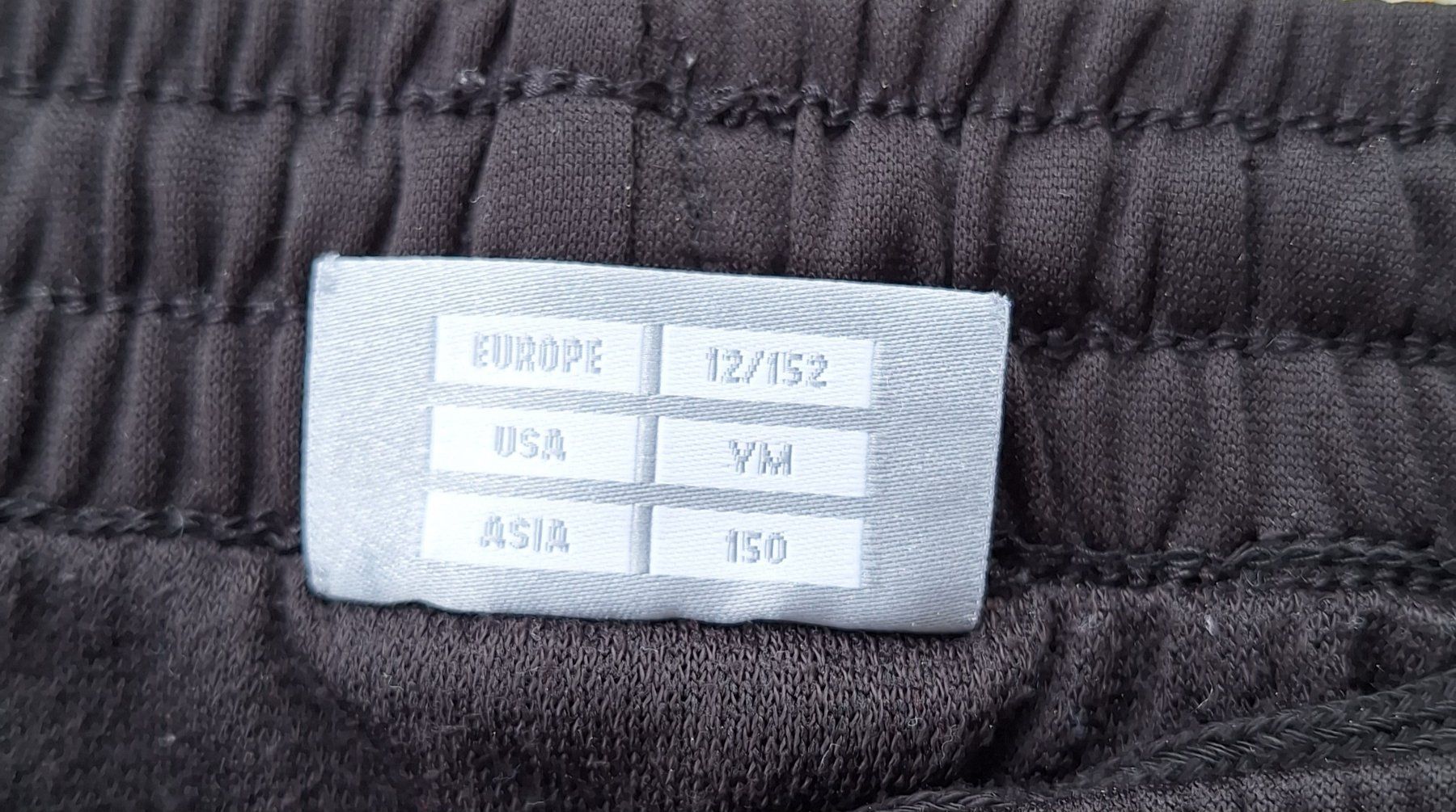 Hummel Hosen: Sporthose kurz, Hummel – Gebraucht aus Konolfingen von rose999 2