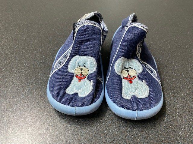 Schuhe für Jungen: Finken Hausschuhe Grösse 21 – Gebraucht aus Emmen von Aribini