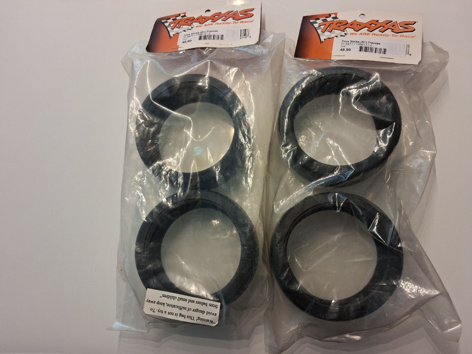 Traxxas Tires Slicks 2Paar (Neu und originalverpackt) in Schattdorf für ...