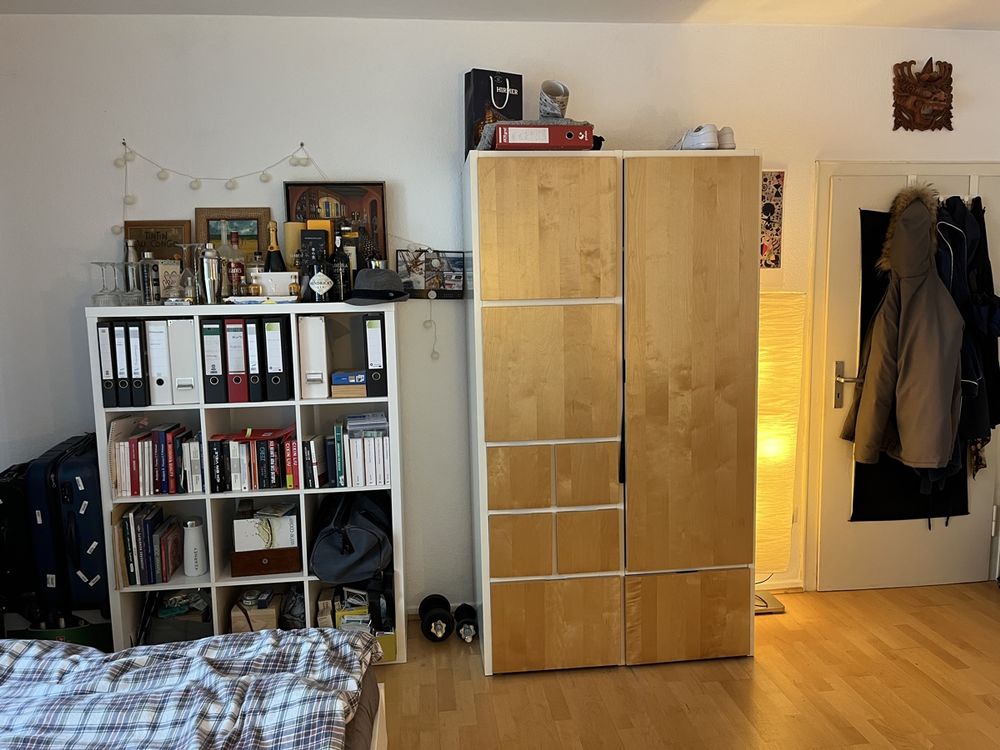 Kleiderschrank zu verschenken (Gebraucht) in Zürich für CHF 0.1 – nur Abholung auf Ricardo kaufen