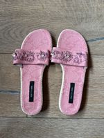 Pretty pink leather sandals with shell & bead detail. EU38