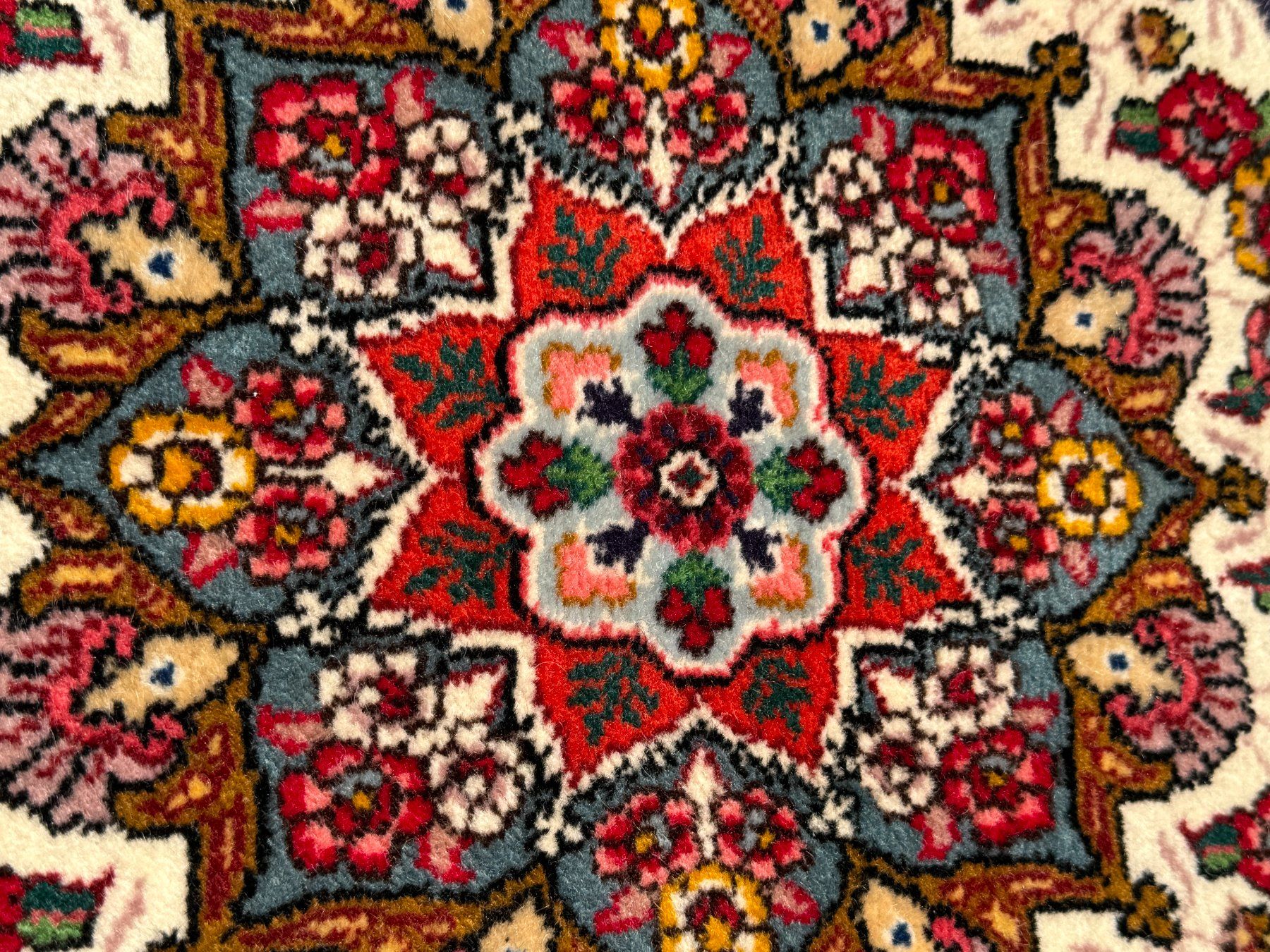 Tappeti: Tabriz Teppich 360K Kn/Qm Durchmesser 51cm – Usato da Vacallo venduto da cri_229f 2