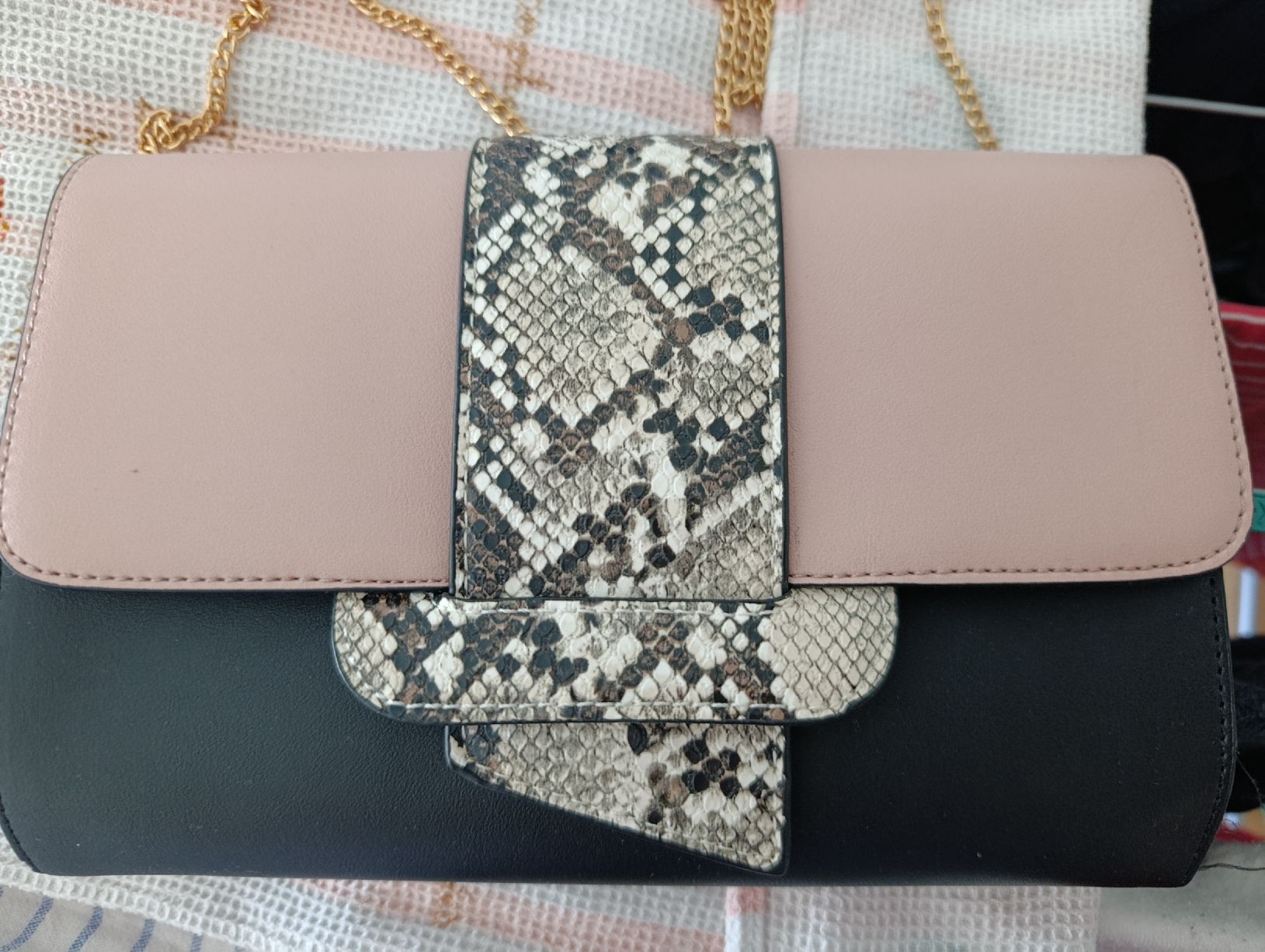 Borse da donna: Handtasche rosa,schwarz, weiss – Usato da Bellach venduto da TORA4 2