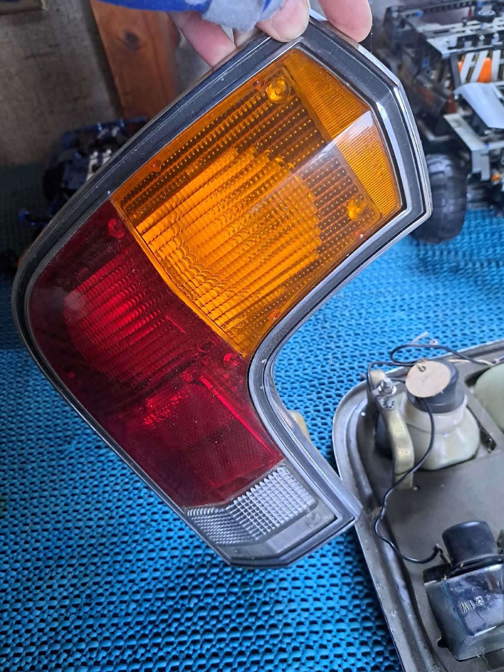 Tutti pezzi di ricambio auto: Oldtimer Rückleuchten Paar, vermutlich Triumph,  Chriysler – Usato da Kölliken venduto da Upcycling-by-Mc-TAM 9
