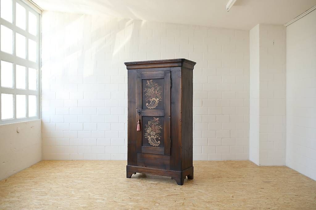Armadi: Bemalter Schrank aus den 1820er – Usato da Kriens venduto da onakammermann 1