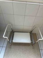 Badewanneneinstiegshilfe weiss mit Griffen akzeptabel