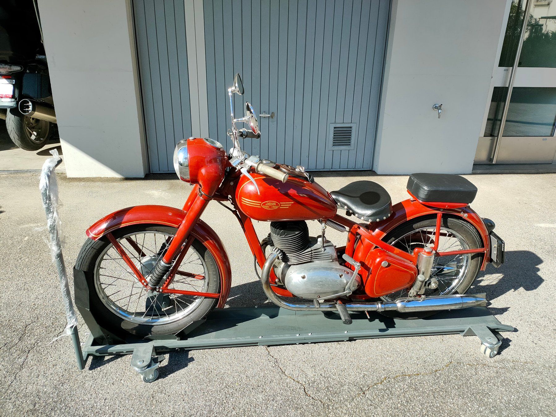 Sonstige Dekorationen & Accessoires: Rail de garage moto – Neu und originalverpackt aus Lausanne von varadero150 2