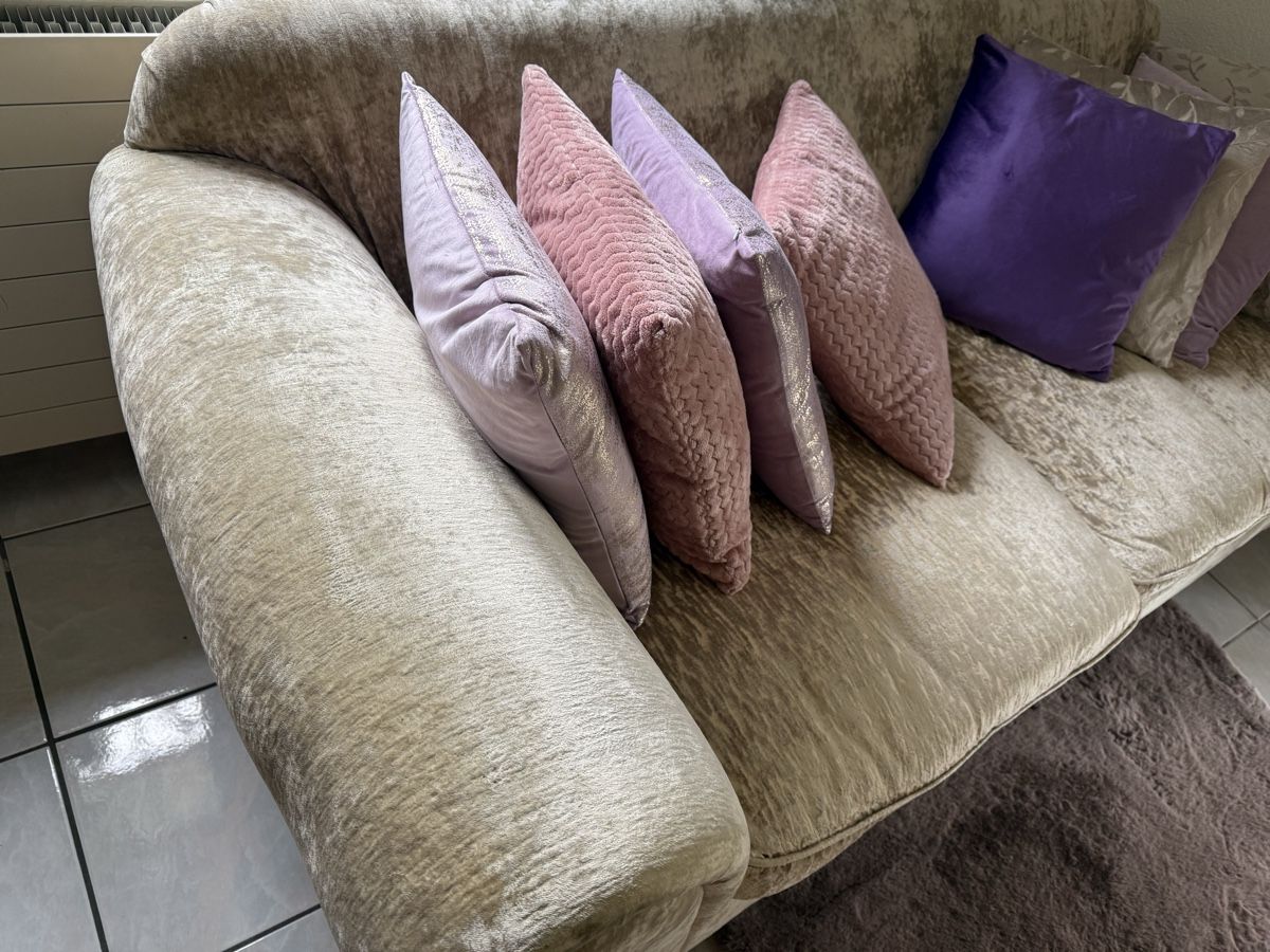 Sofas: Laura Ashley Sofa – Gebraucht aus Horriwil von Carrera68 2