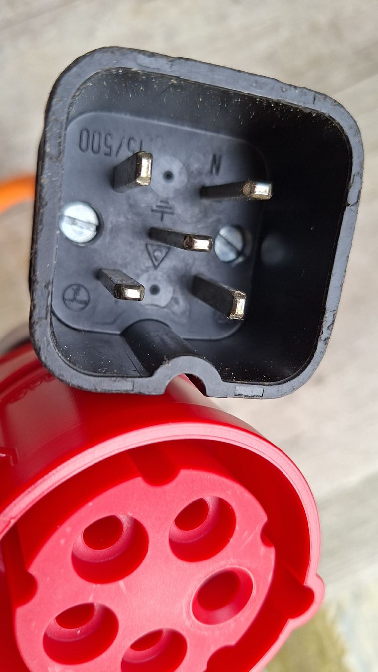 Cavi: Adapter Stromkabel J15 5pol auf CEE16 5pol – Usato da Heiligenschwendi venduto da pasaju 3