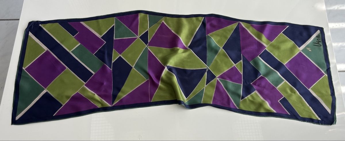 Foulard & Sciarpe: Vintage Scarf Geometric Pattern Silk Brand Vera Neumann – Usato da Saland venduto da ele_vc96