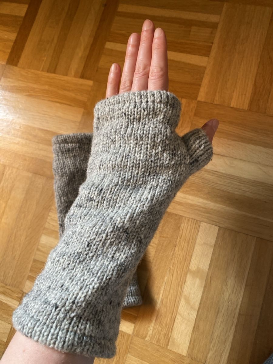 Guanti & manicotti: Stülpen / fingerlose Handschuhe – Usato da St. Gallen venduto da LivB204 1