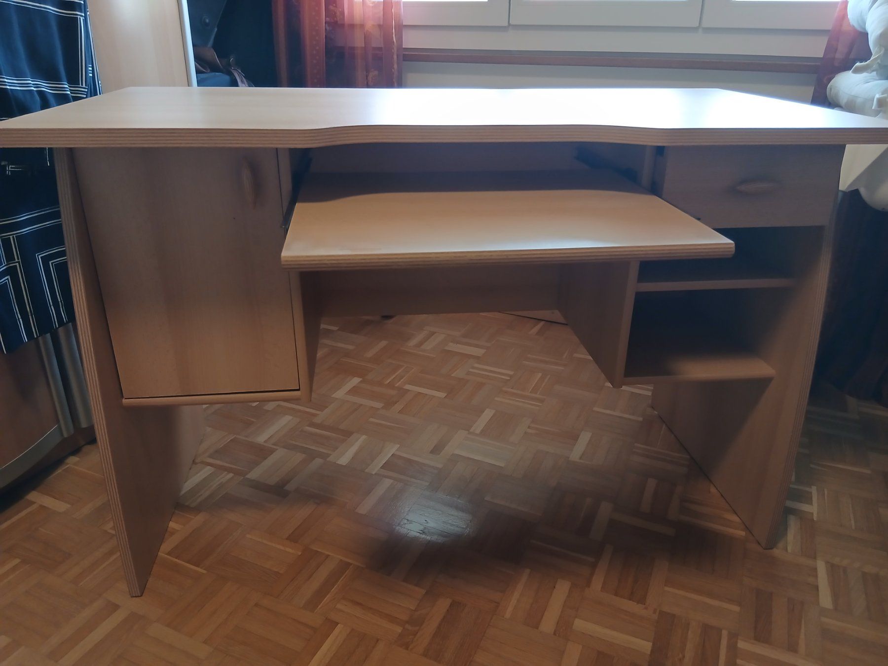 Bureaux: Petit bureau – D'occasion à Colombier NE par raymmatt 1