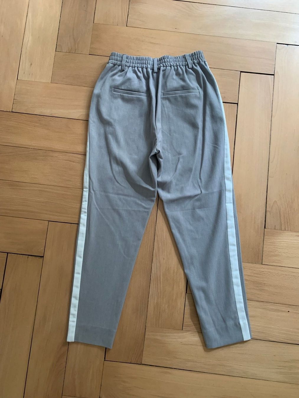 Only Pantalons: ONLY - Hose hellgrau S – D'occasion à Zürich par Diazaio 3