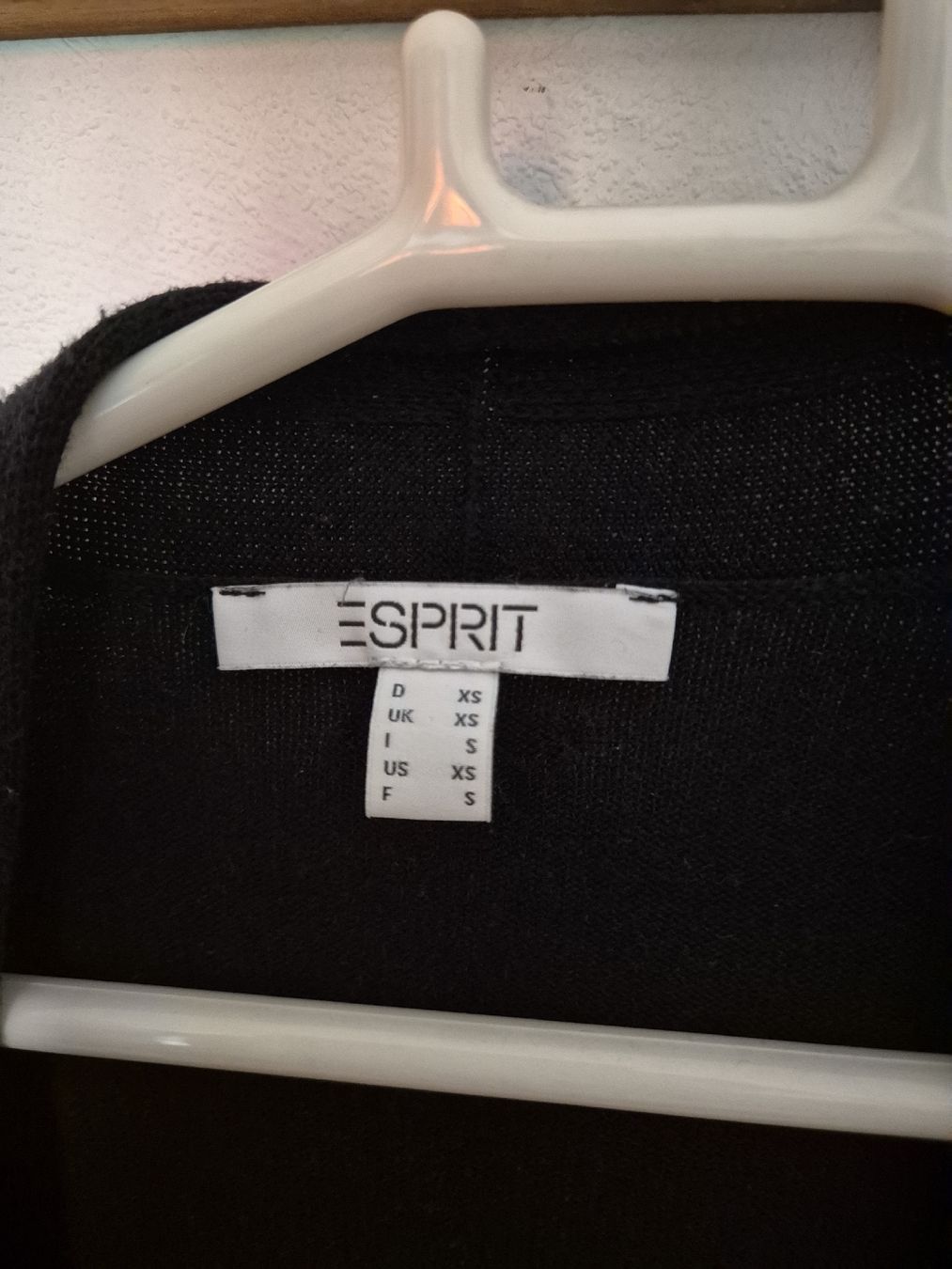 Esprit Maglioni & Felpe: Cardigan Esprit noir, taille XS – Usato da Yverdon-les-Bains venduto da somiou 1