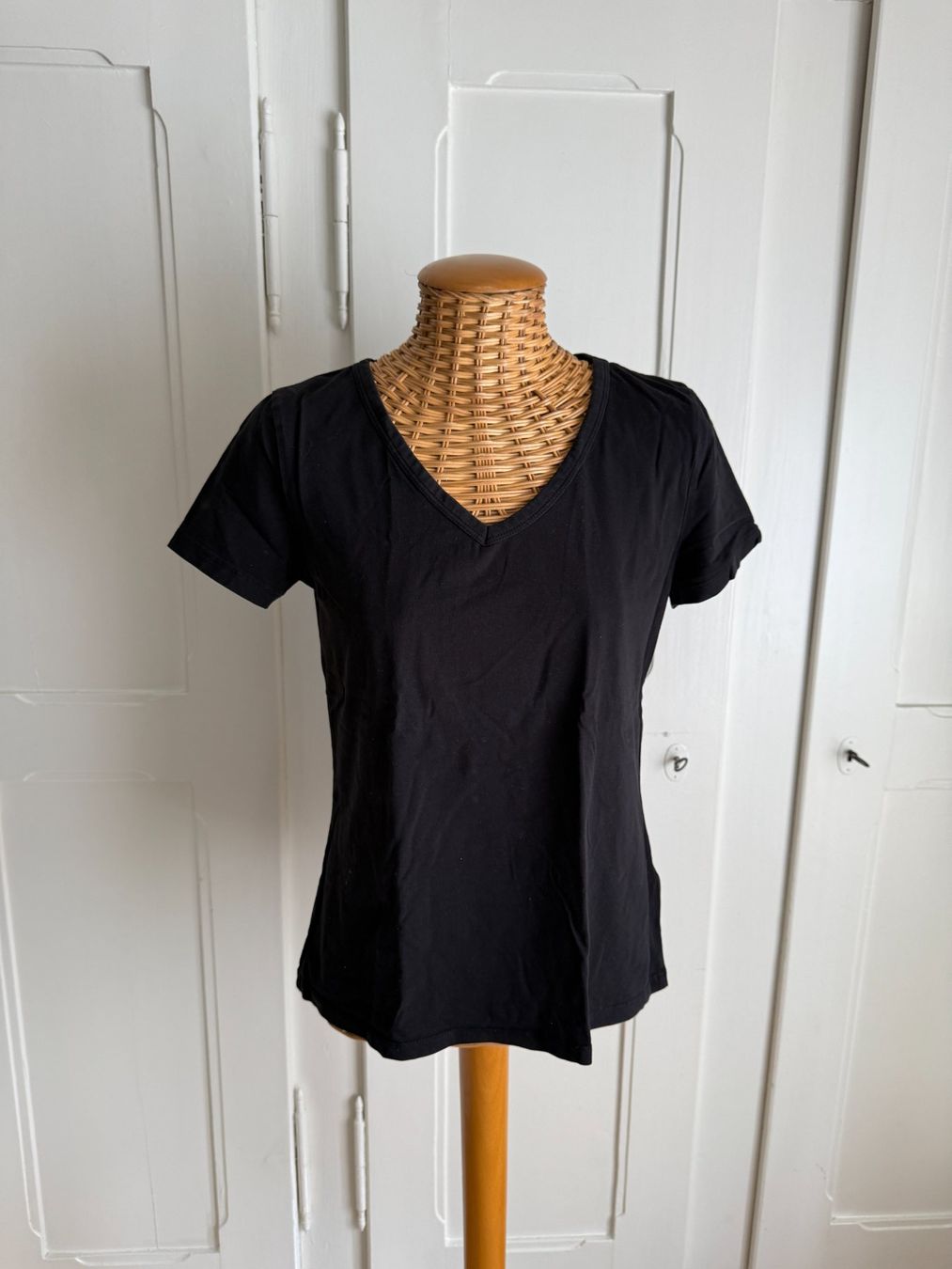 H&M T-shirts: T-Shirt schwarz L – D'occasion à Zürich par Diazaio