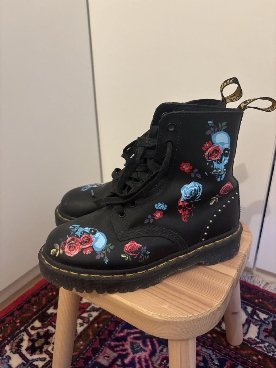 Dr. Martens Chaussures femmes: Dr. Martens noire – D'occasion à Pully par miss3shai 1