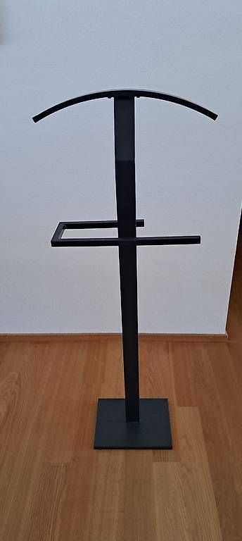 Garderobe: Herrendiener – Gebraucht aus Aarau von Kling213