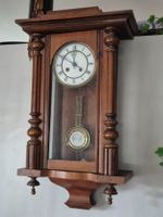 Wanduhr Holz mit Pendel