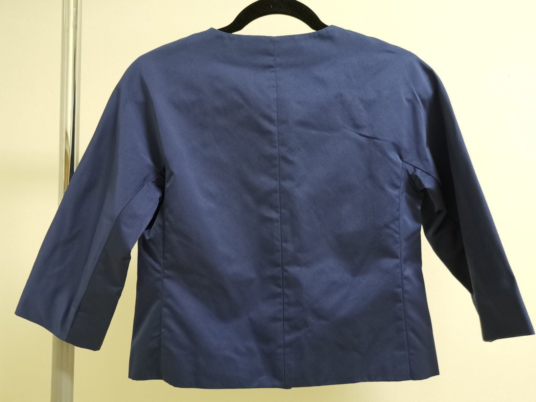 Max Mara Giacche: Veste bleu marin MAX MARA taffeta CH34 – Nuovo (secondo la descrizione) da Satigny venduto da Helene2014 4