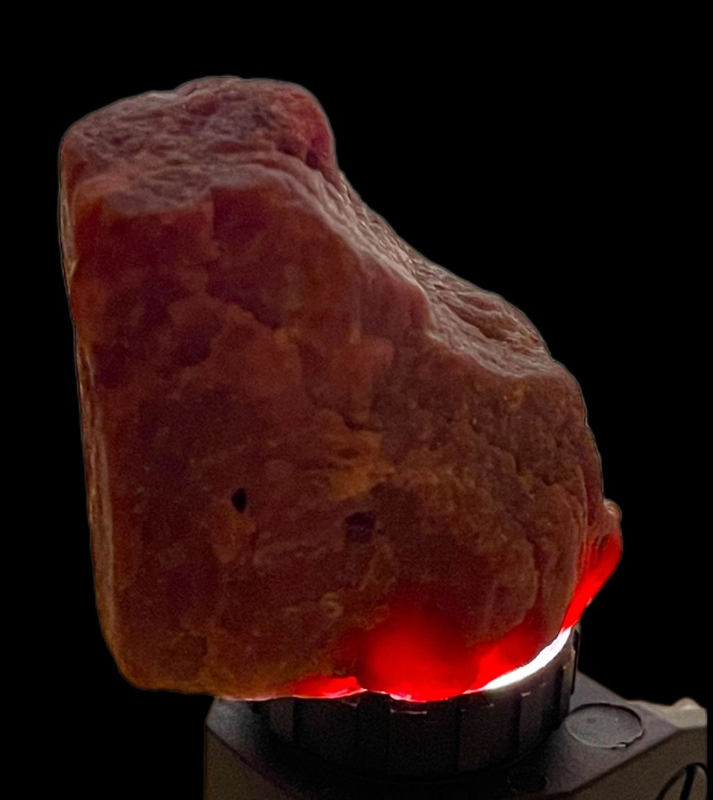 Pierres précieuses: rubis brute 300 carats – D'occasion à Sornard-Nendaz par JYTI90