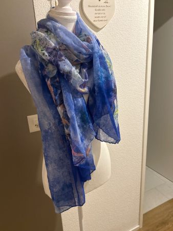 Foulard blau mit Blumenmuster  180/90 cm