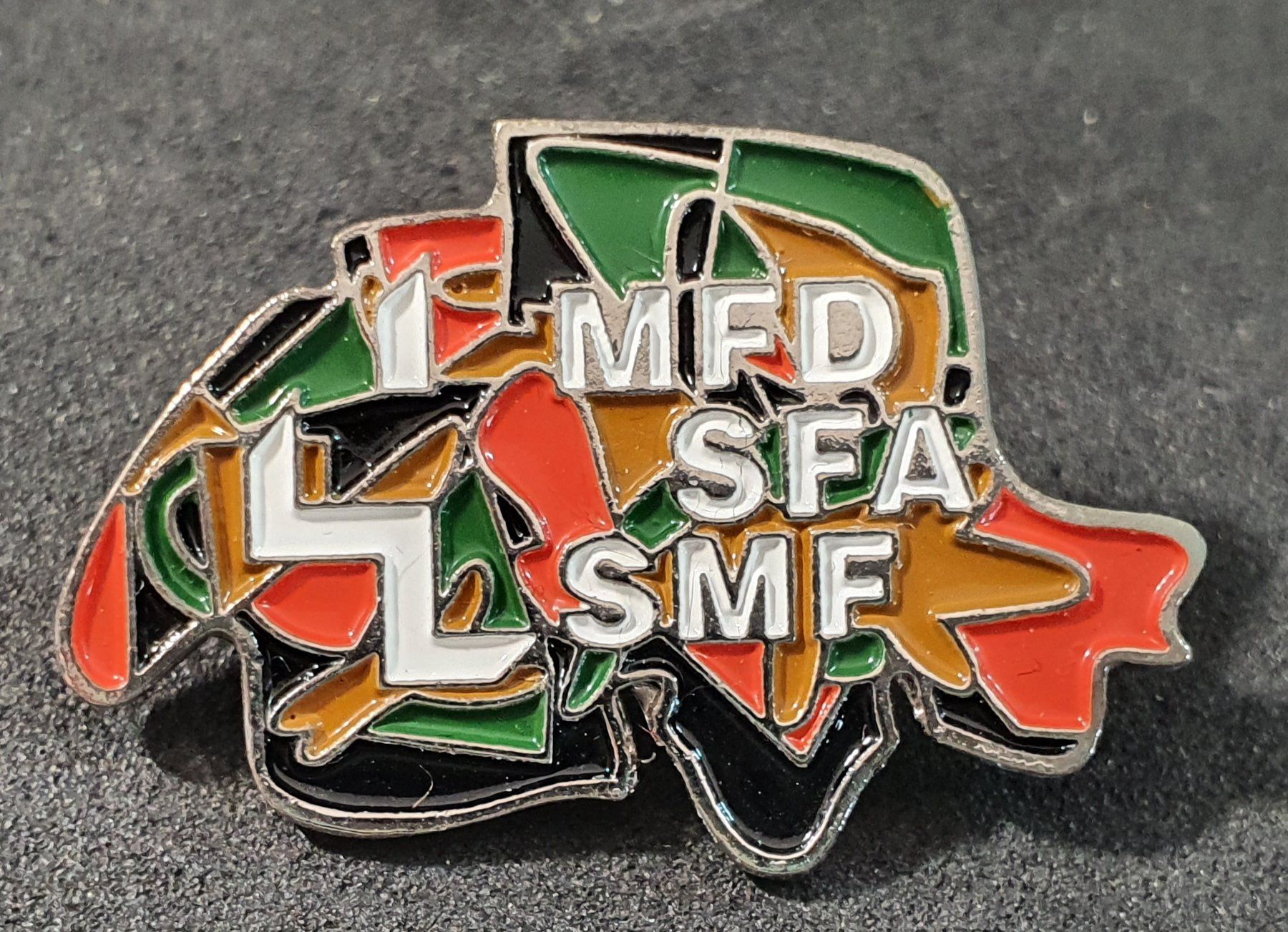 Placchette & Badge: W772 - Pin Schweizer Militär Armee MFD SFA SMF – Usato da Reinach BL venduto da Boston-Verkauf