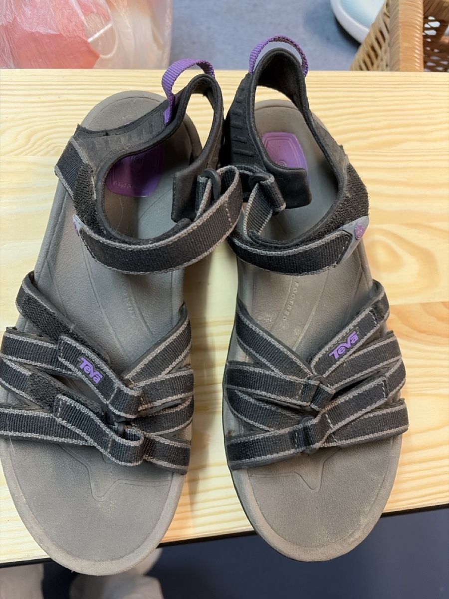 Teva Scarpe da donna: Teva Wandersandalen – Usato da Rütihof venduto da liv_k2bp 1