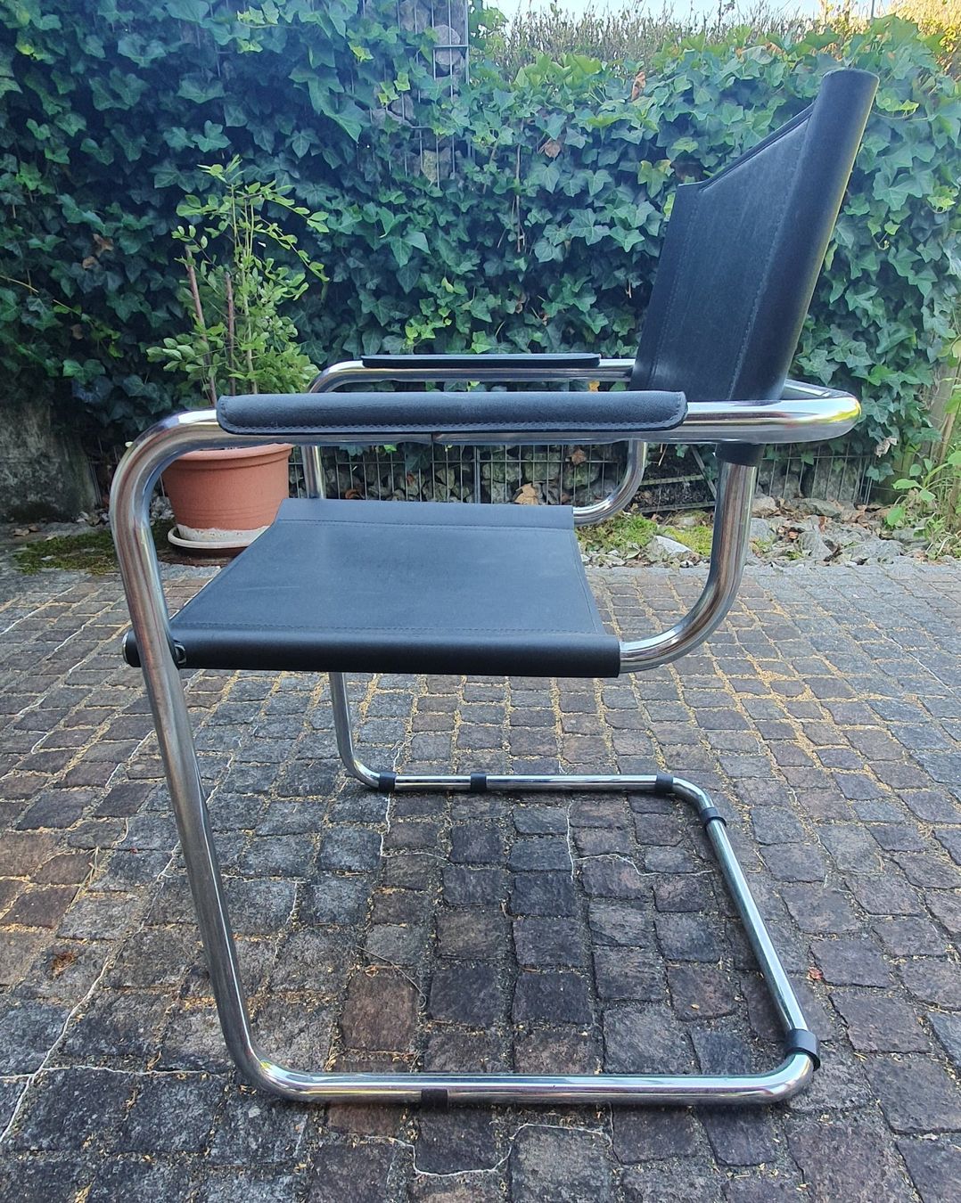 Sedie: Freischwinger Stuhl – Usato da Mühlethurnen venduto da RoRy3127 1