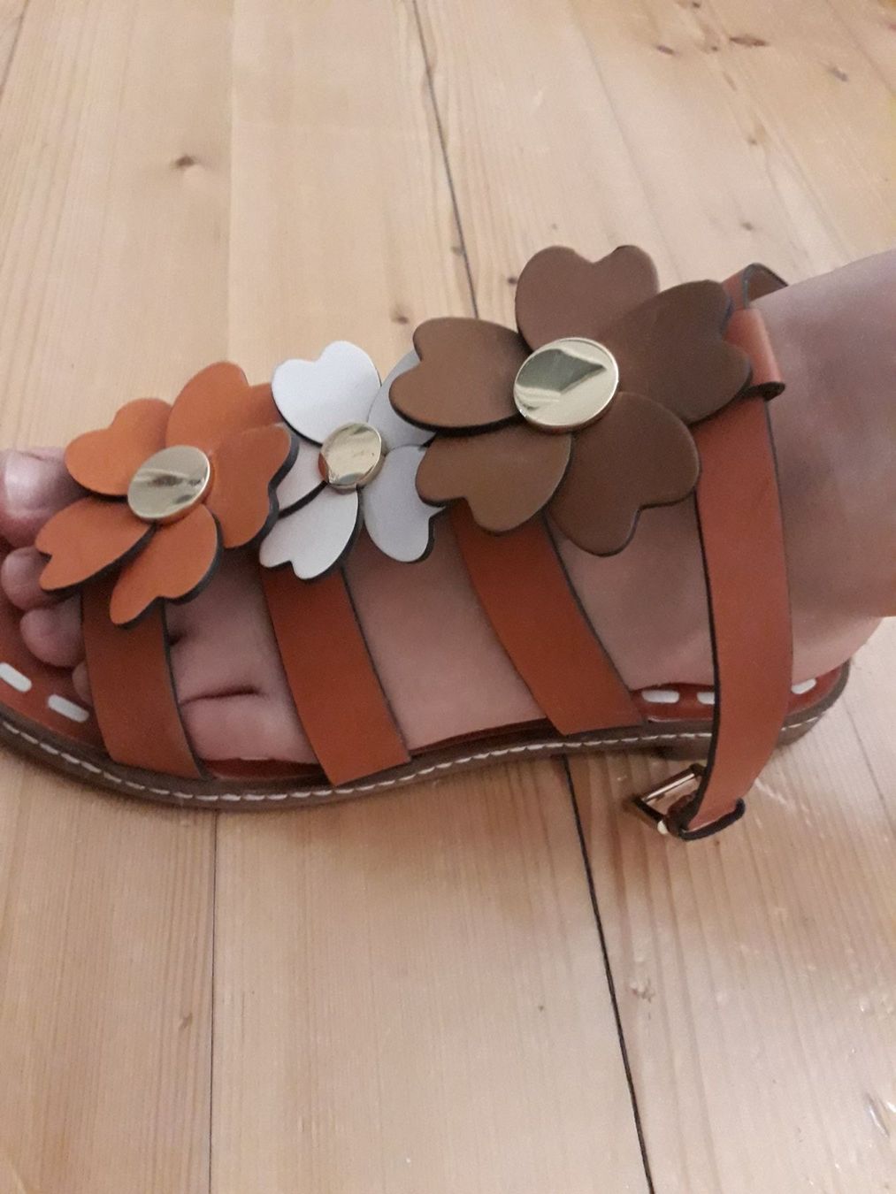 Michael Kors Damenschuhe: 2x Michael Kors Sandalen – Gebraucht aus Basel von mon_7m8h 6