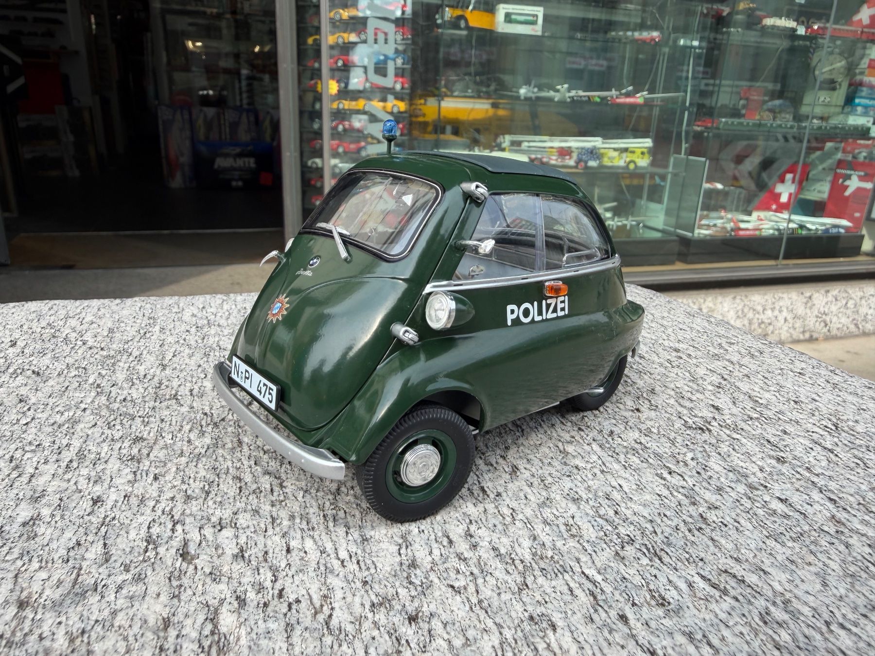 Schuco Modellini d'auto: Schuco 1:18 BMW Isetta Polizei – Usato da Chiasso venduto da Carrara-Modellismo 1