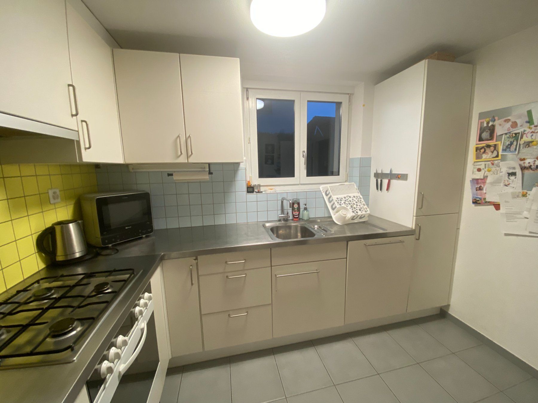 Cucine complete: Küche mit Edelstahlabdeckung – Usato da Winterthur venduto da Ko06pi 1