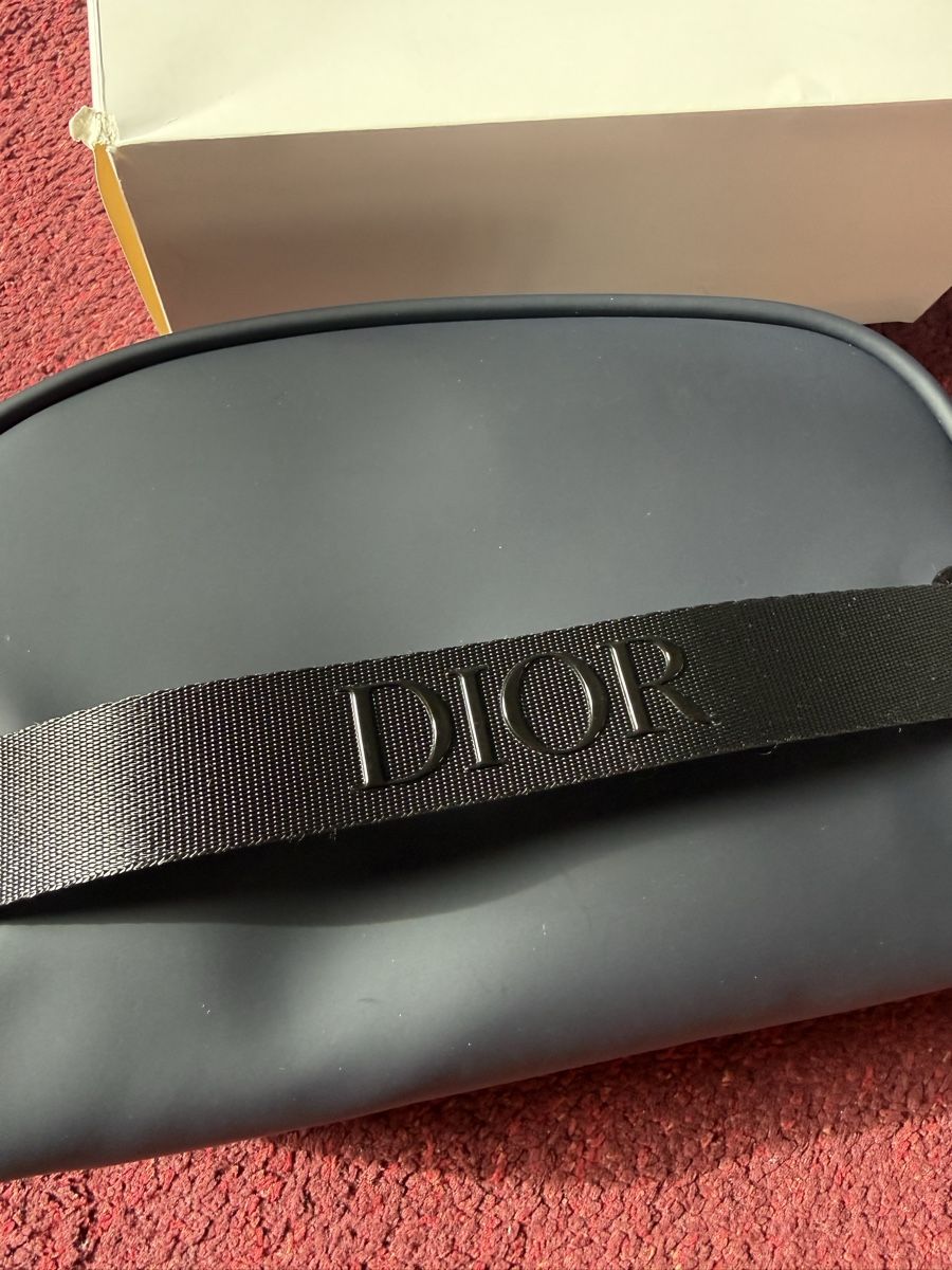 Dior Taschen: Dior Pouch L – Neu und originalverpackt aus Luzern von sas_r89l 1