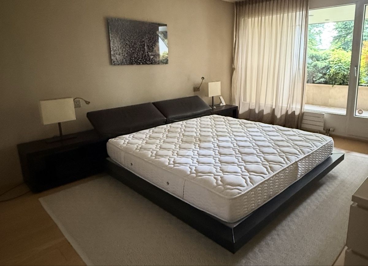 Letti: Poliform custom made Italian bed frame with side tables – Nuovo (secondo la descrizione) da Chêne-Bougeries venduto da nee_f2v7 2