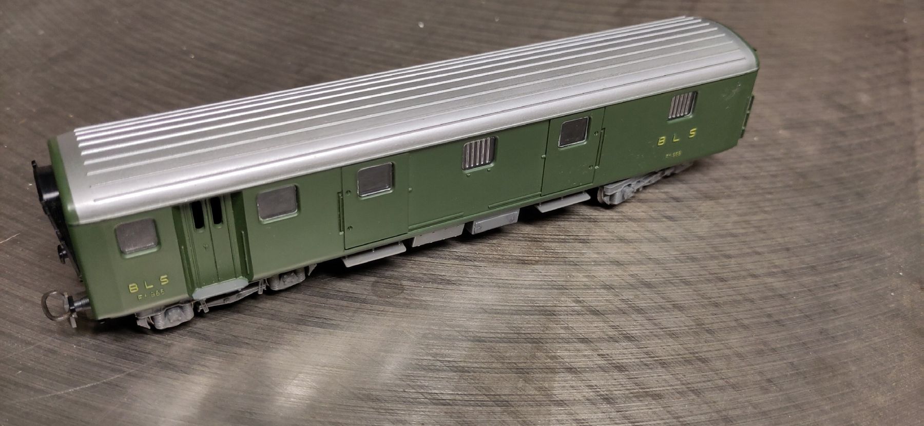 Kleinbahn Modellini di ferrovie: Kleinbahn BLS Post Gepäckwagen AC HO – Usato da Liebefeld venduto da robi15blue 4