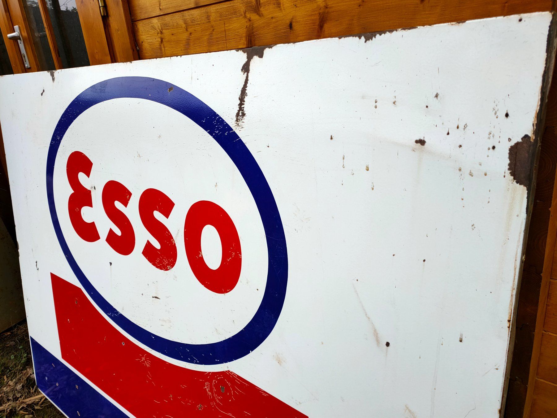 Esso Insegne: Plaque émaillée esso – Usato da Bretonnières venduto da Minigab 1