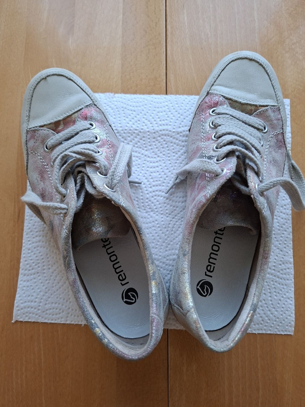 Scarpe da donna: Sneaker - Marke "Remonte" - Grösse 37 – Usato da Walenstadt venduto da Raiffisni 1