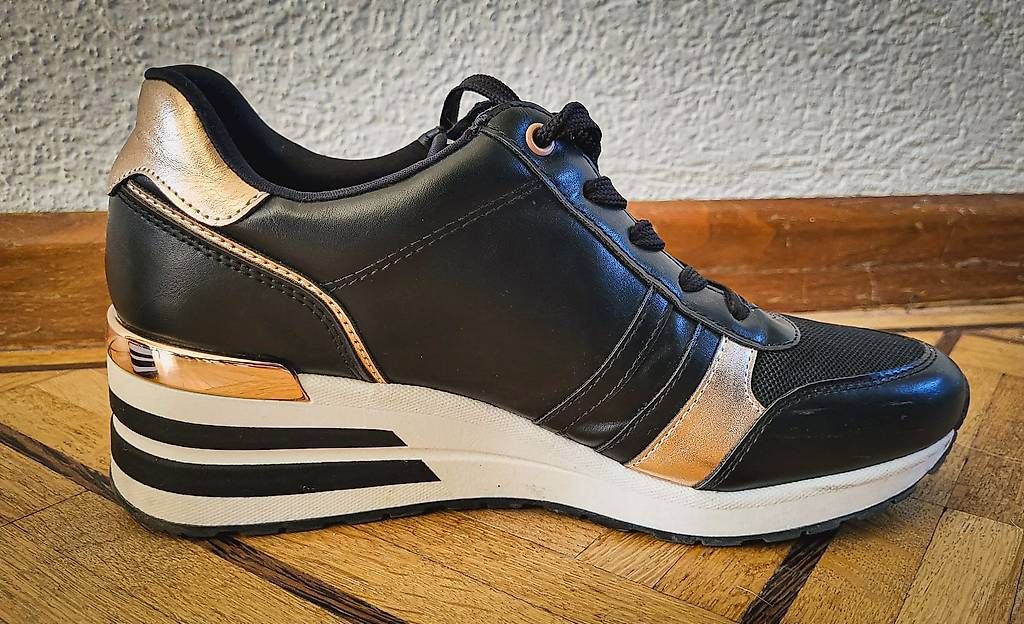 Damenschuhe: SNEAKERS Venice Chunky mit Gold Grösse 40 – Neu (gemäss Beschreibung) aus Näfels von AllerleiCH 1