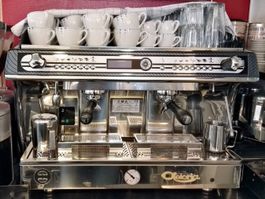 Kaffeemaschine Astoria Plus 4 U inkl. Mahlkönig Mühlen,...