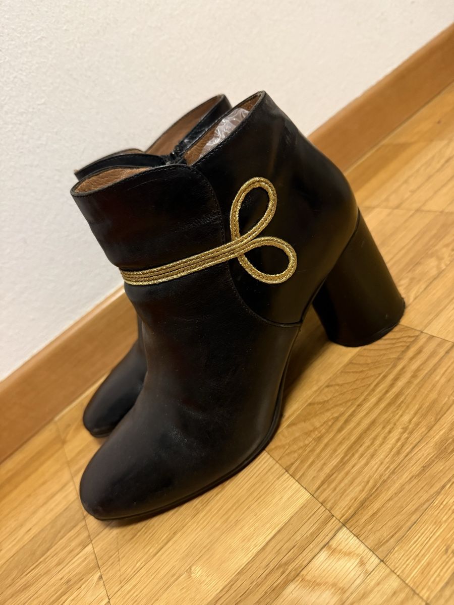 Scarpe da donna: Bottines en Cuir Noir - Taille 40 – Usato da Les Avanchets venduto da NR07 2