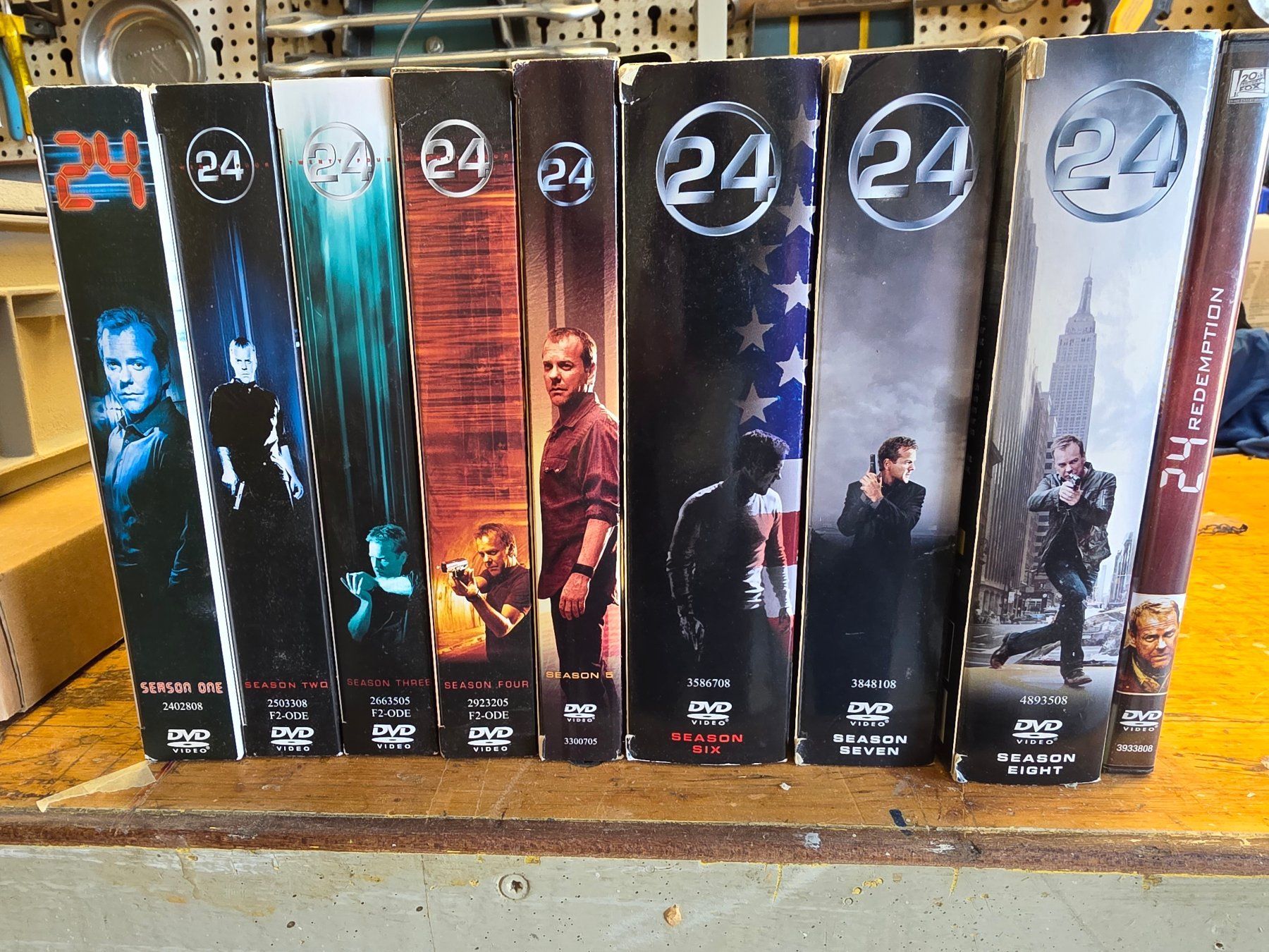 Tutti i DVDs: 24 hours Staffel 1 bis 8 Plus Redemption – Usato da Grüningen venduto da snaps