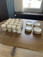 32 Kaffetassen + Teller