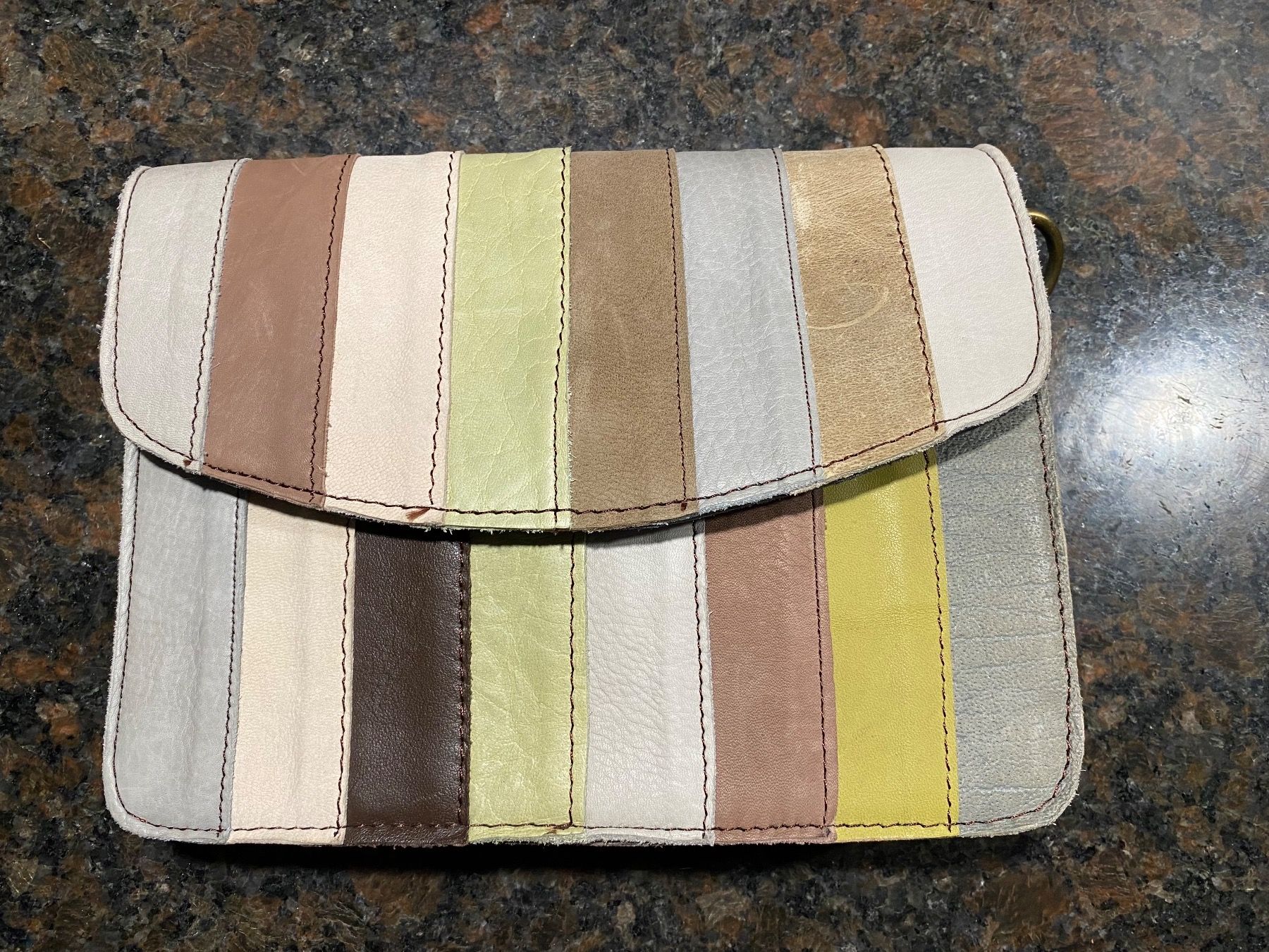 Borse da donna: Pochette patchwork en cuir ,  indien – Usato da Clarens venduto da OptitesJoliesChoses